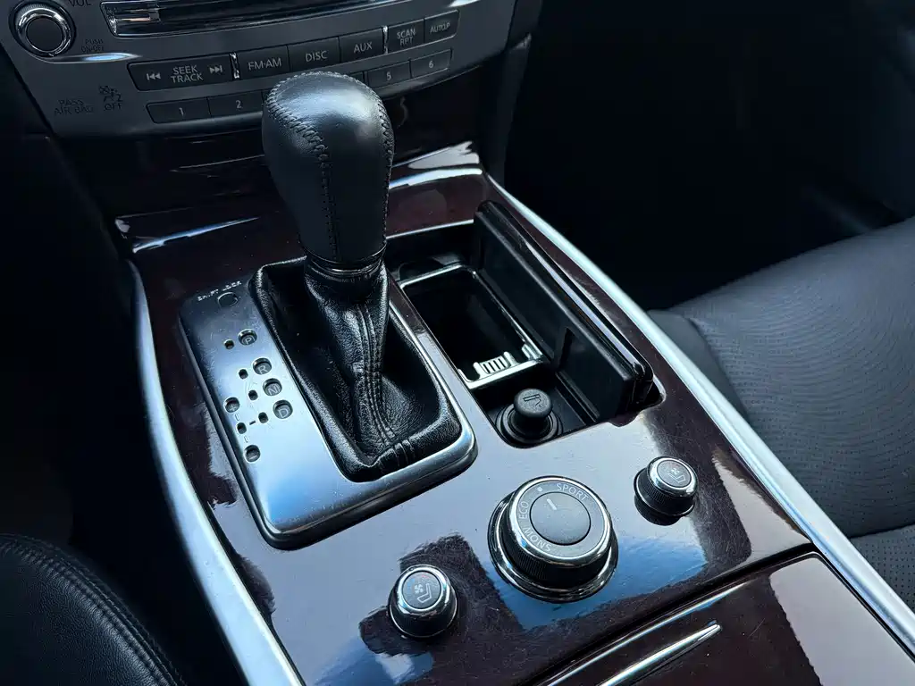 Infiniti M — миниатюра 19
