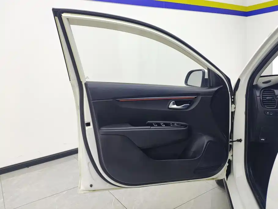 Kia KX Cross — миниатюра 7