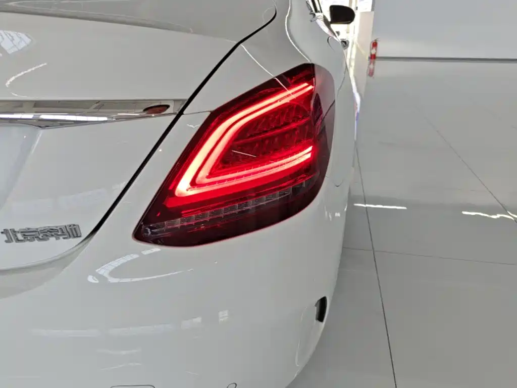 Mercedes-Benz C-Class — миниатюра 8