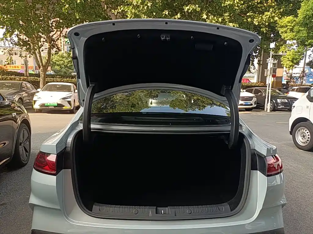 BYD Qin L — миниатюра 19