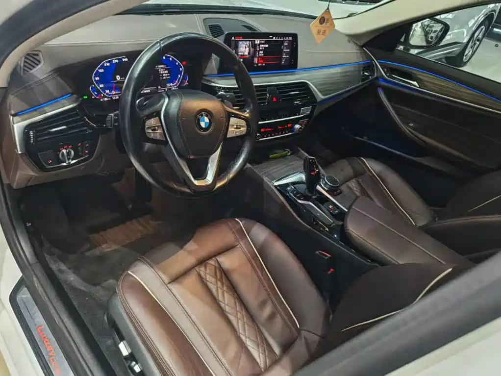 BMW 5 Series — миниатюра 2