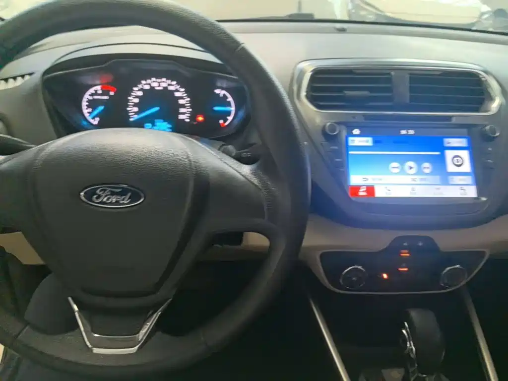 Ford Escort — миниатюра 10