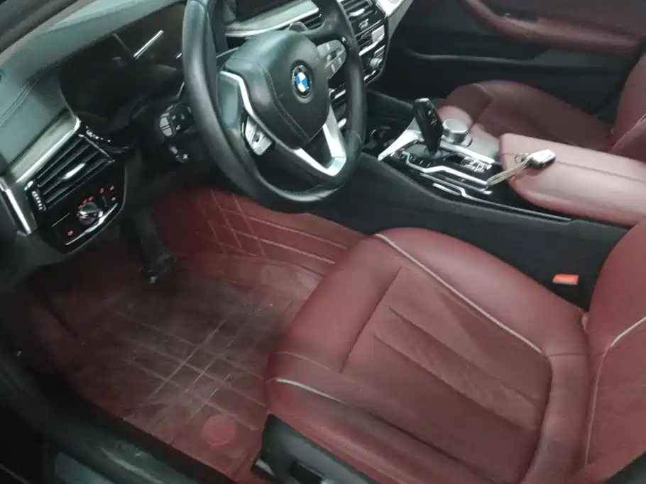 BMW 5 Series — миниатюра 9