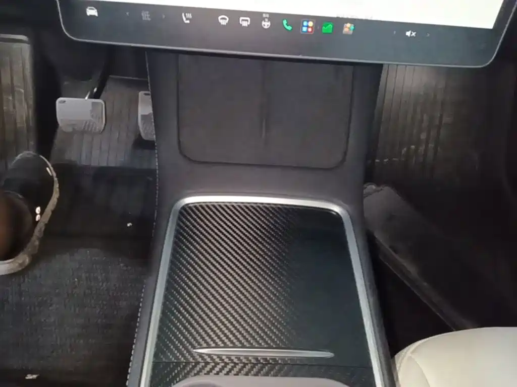 Tesla Model Y — миниатюра 14