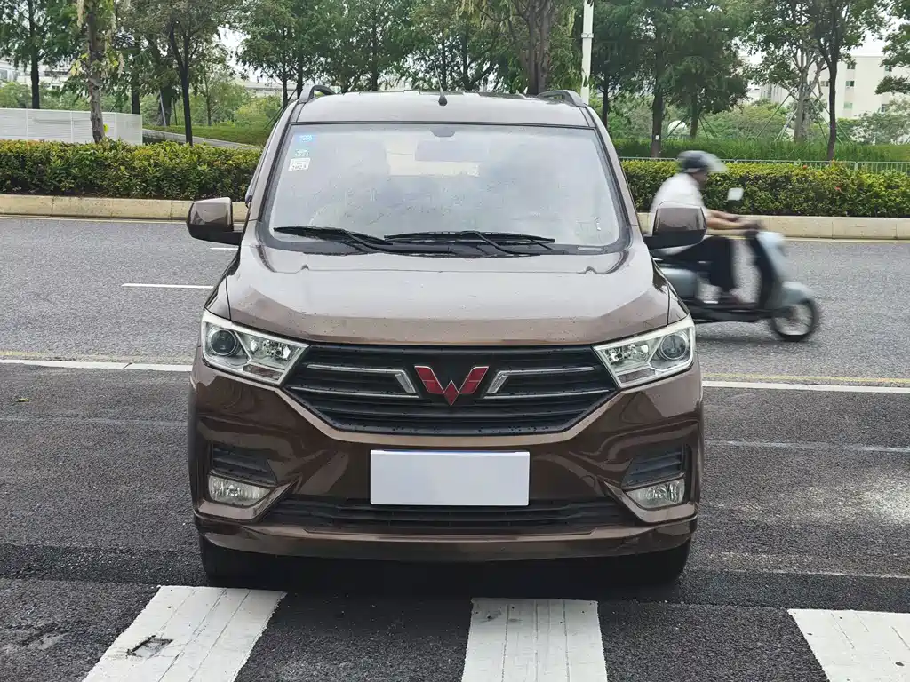 Wuling Hongguang — миниатюра 2