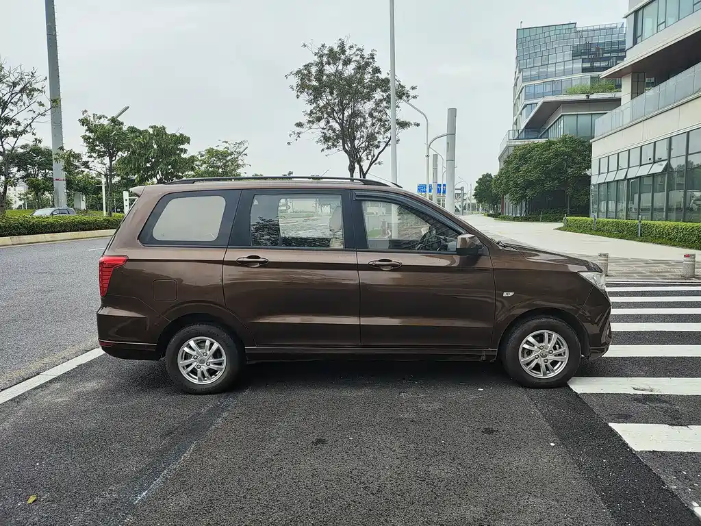Wuling Hongguang — миниатюра 8