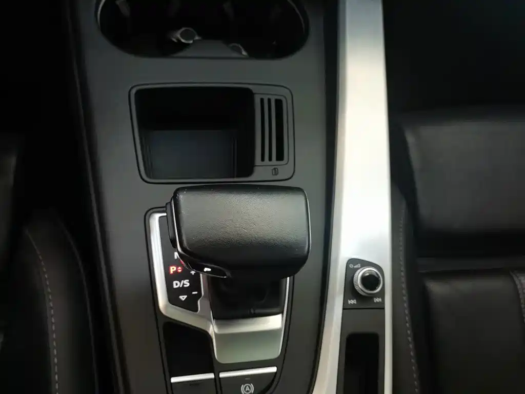 Audi A4L — миниатюра 11