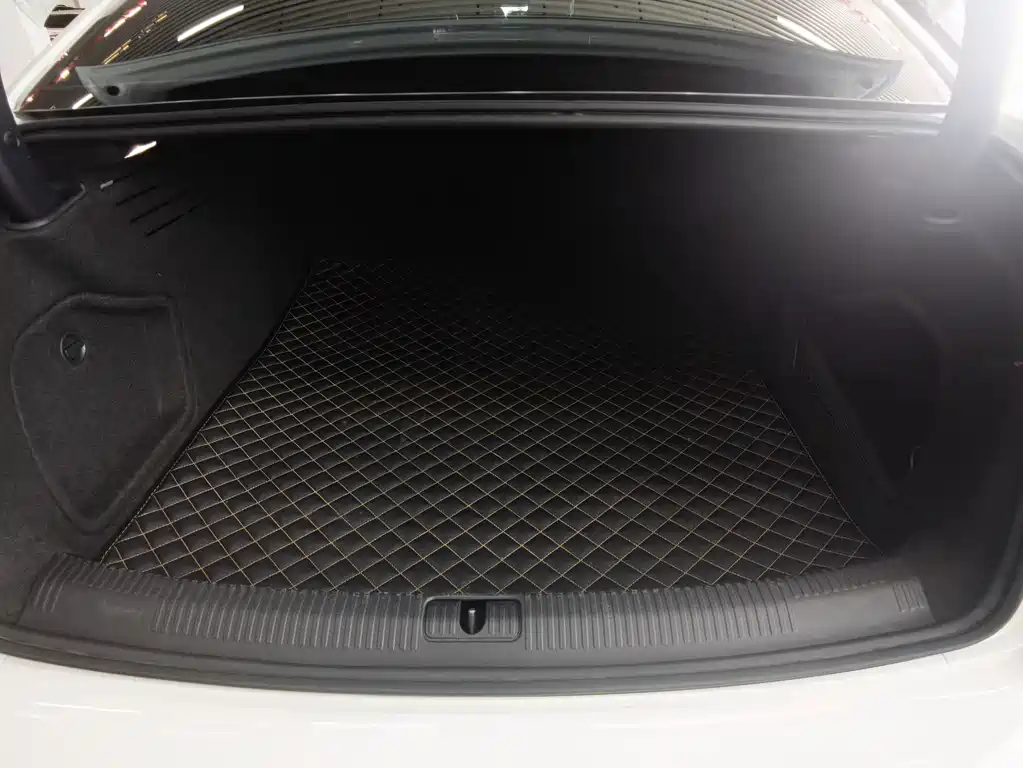 Audi A4L — миниатюра 15