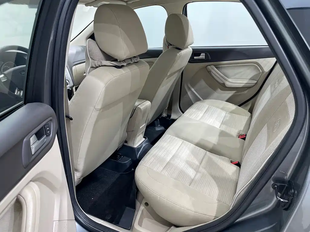 Ford Focus — миниатюра 13