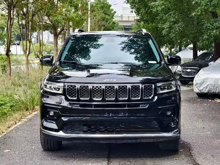 JEEP GRAND COMMANDER