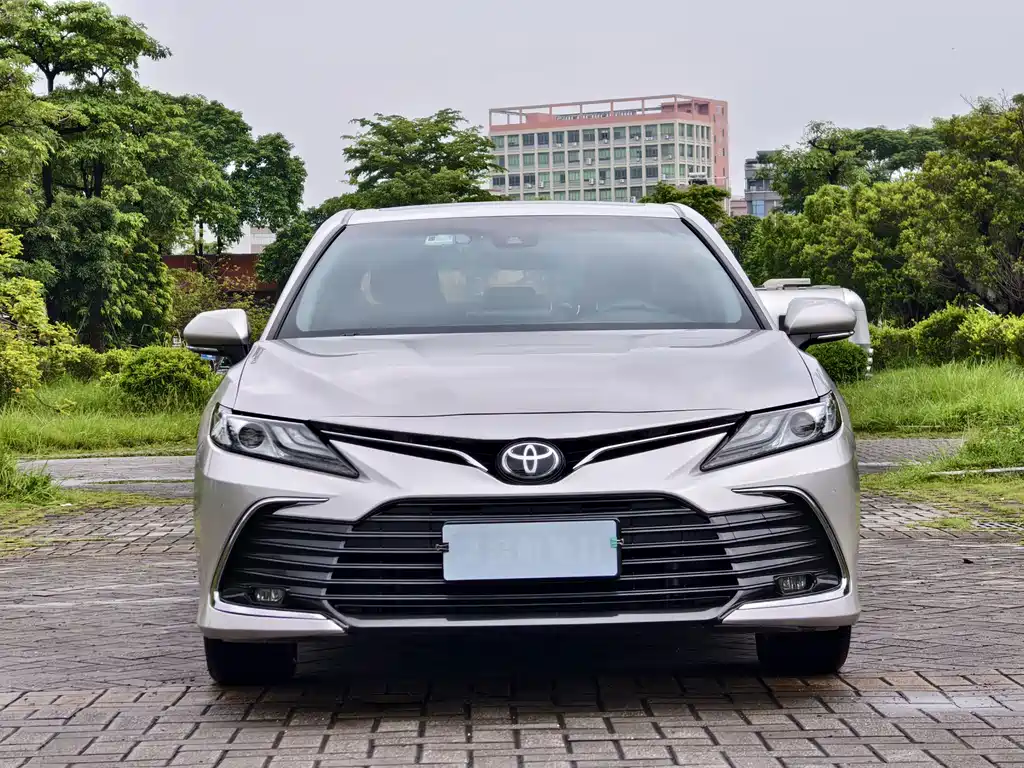 Toyota Camry — миниатюра 2