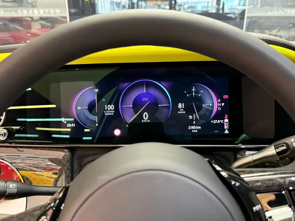 Rolls-Royce Cullinan — миниатюра 4