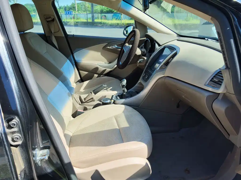 Buick Excelle — миниатюра 12