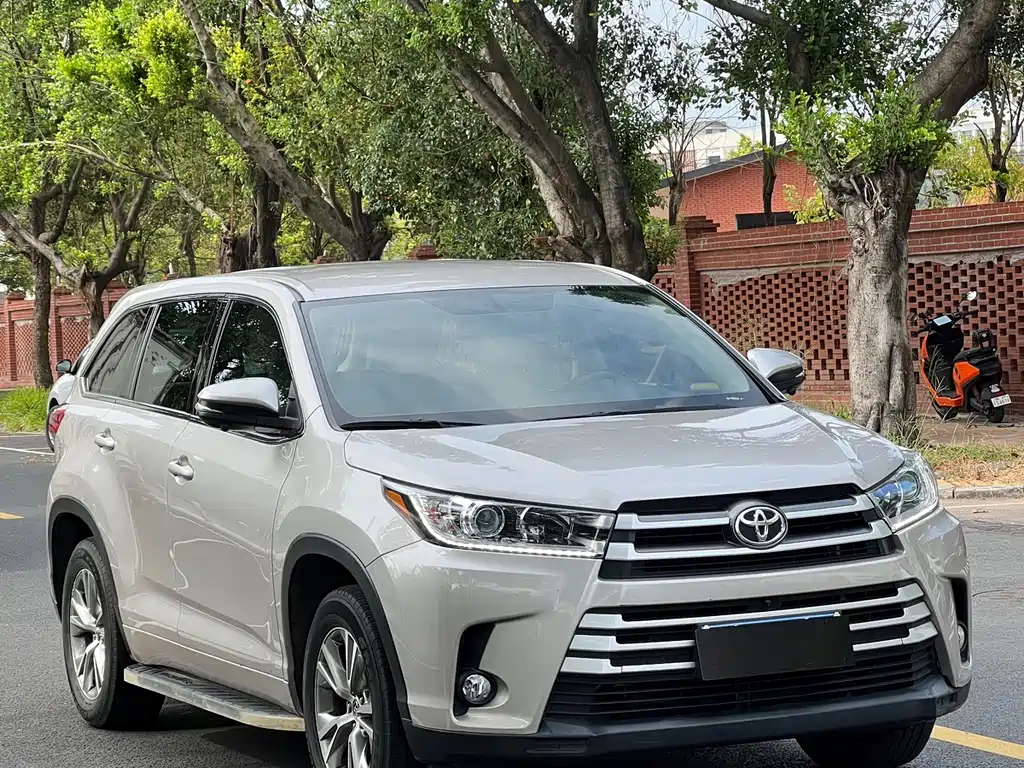 Toyota Highlander — миниатюра 2