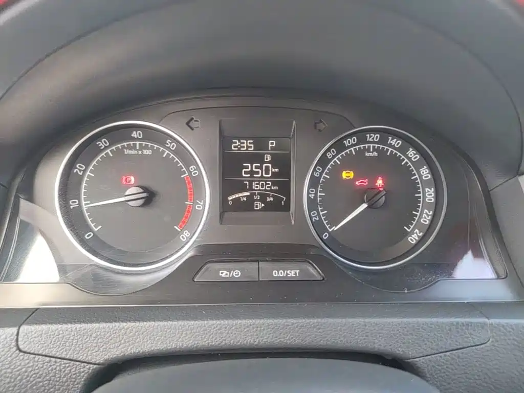 Skoda Rapid Spaceback — миниатюра 12