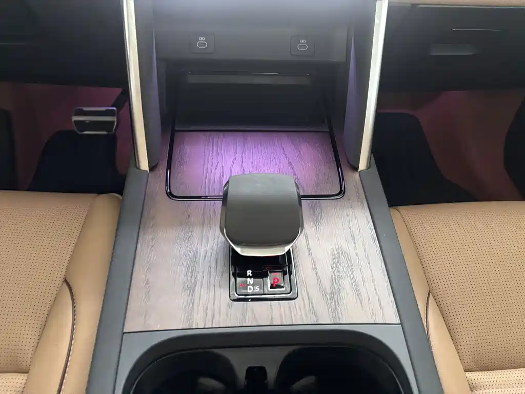 Land Rover Discovery Sport — миниатюра 17