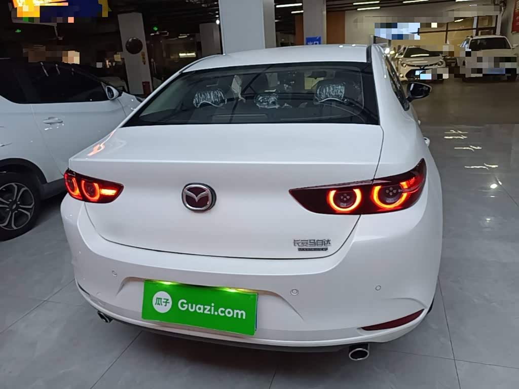 Mazda Mazda3 Axela 2.0 л 2026 г. Белый, пробег 100 км
