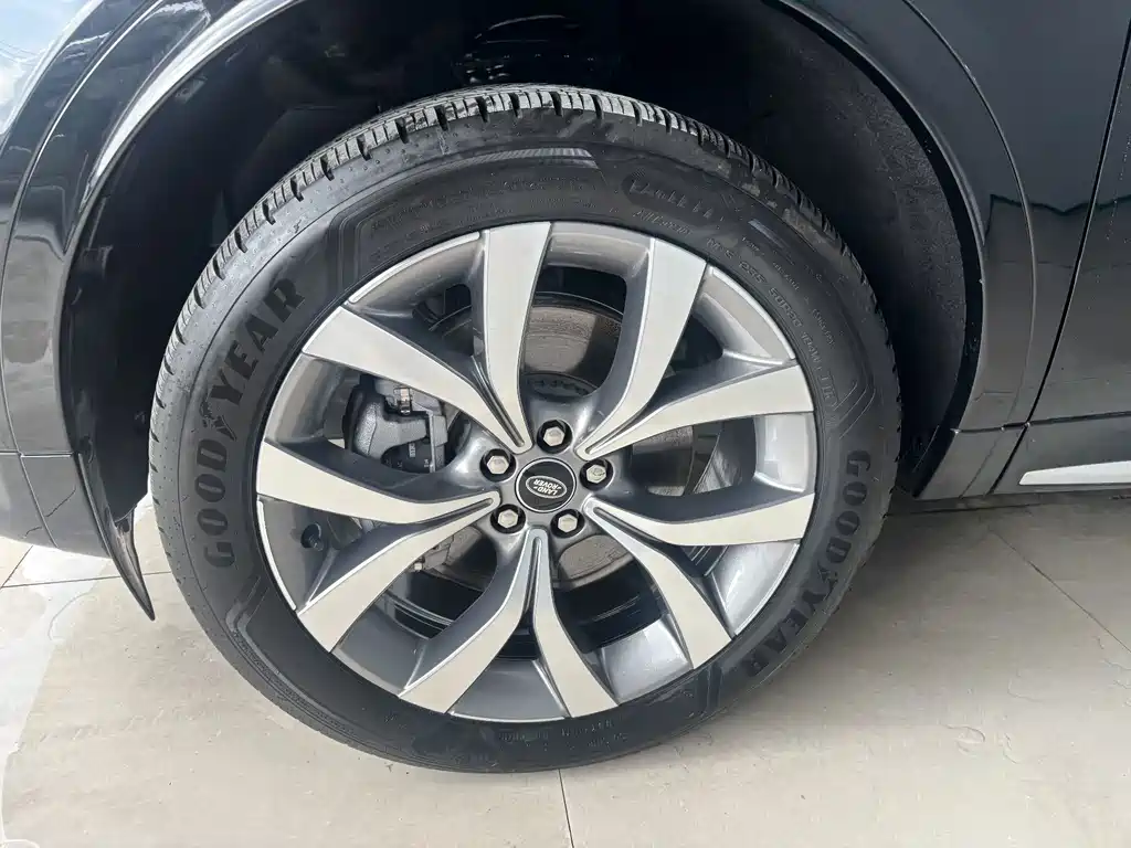 Land Rover Discovery Sport — миниатюра 30
