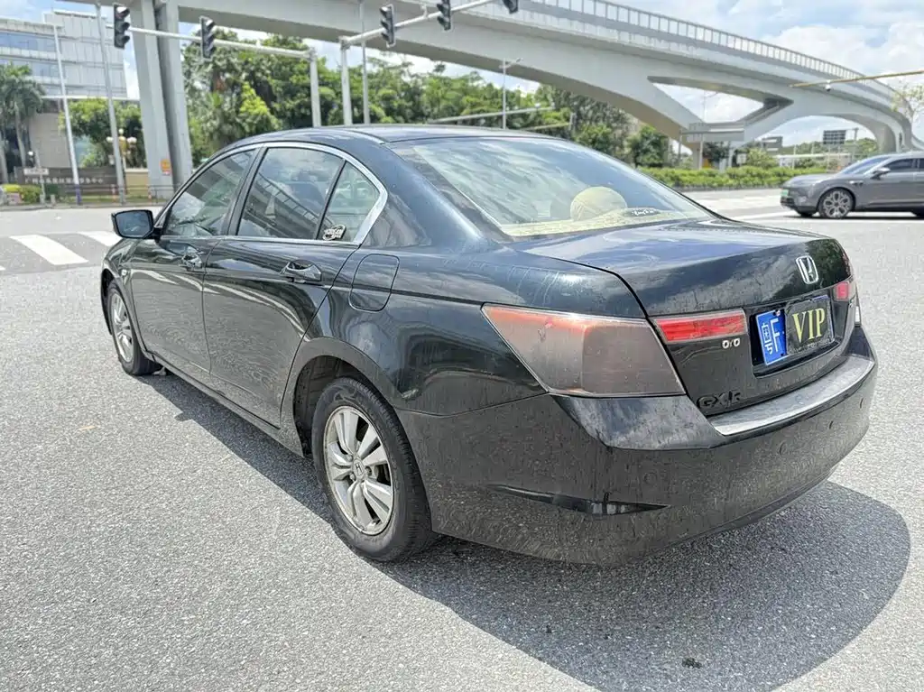 Honda Accord — миниатюра 6