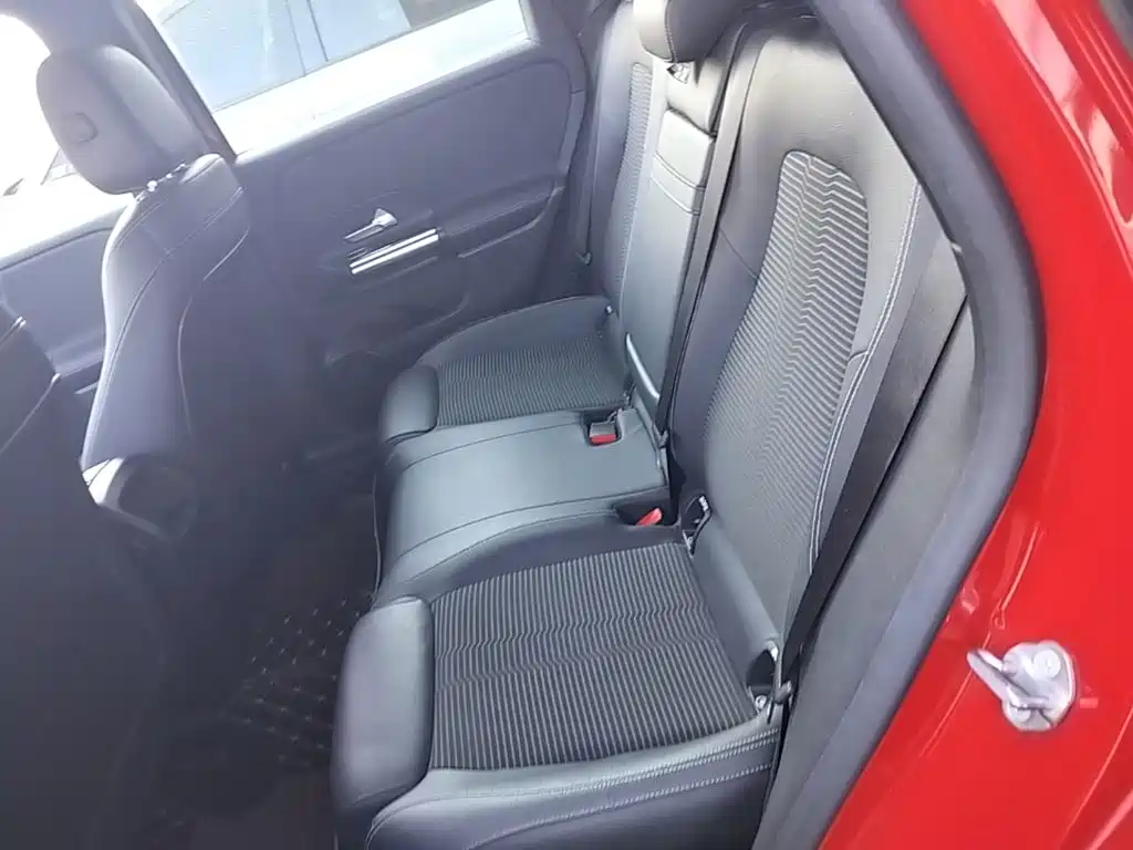 Mercedes-Benz B-Class — миниатюра 22