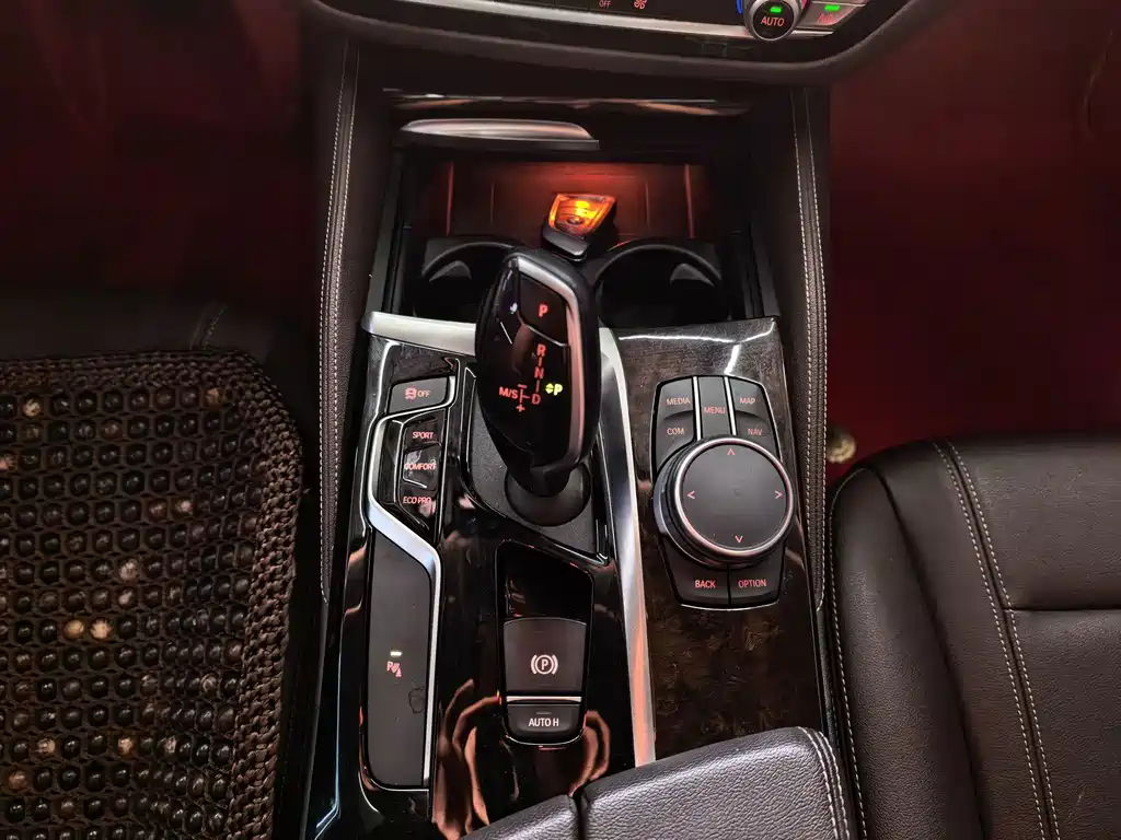 BMW 5 Series — миниатюра 18