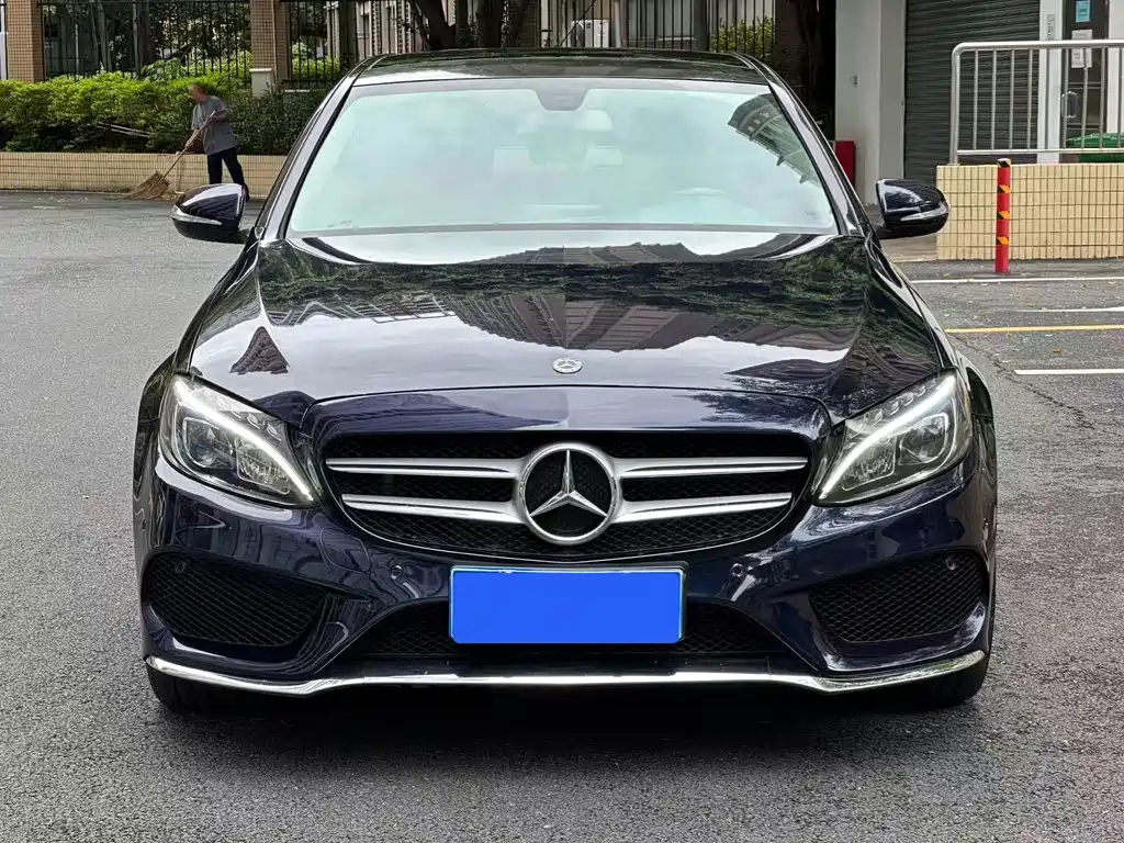 Mercedes-Benz C-Class — миниатюра 2