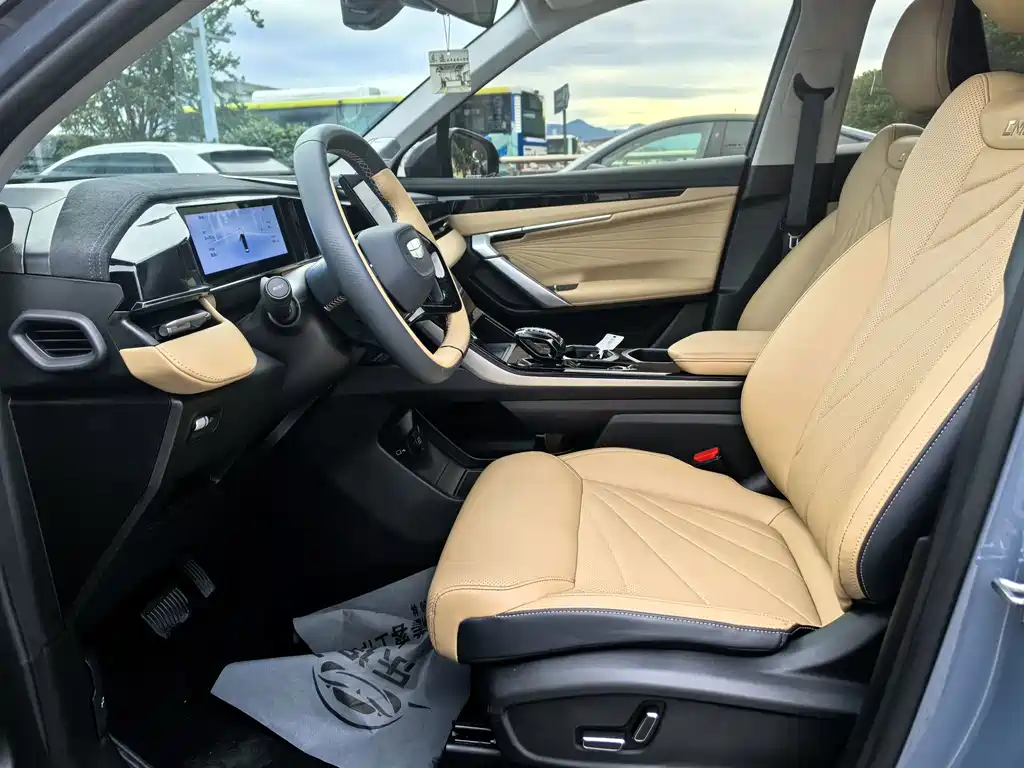 Geely Boyue L — миниатюра 5