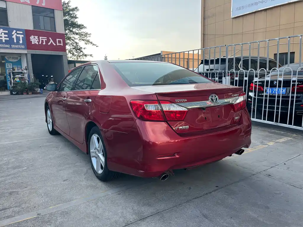 Toyota Camry — миниатюра 9