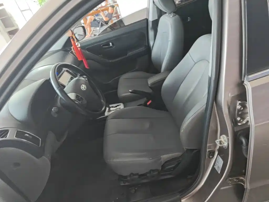 Hyundai Elantra — миниатюра 15
