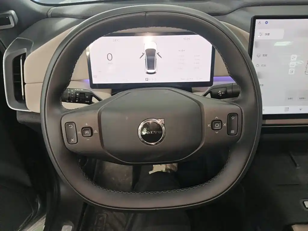 Volvo XC70 PHEV — миниатюра 11