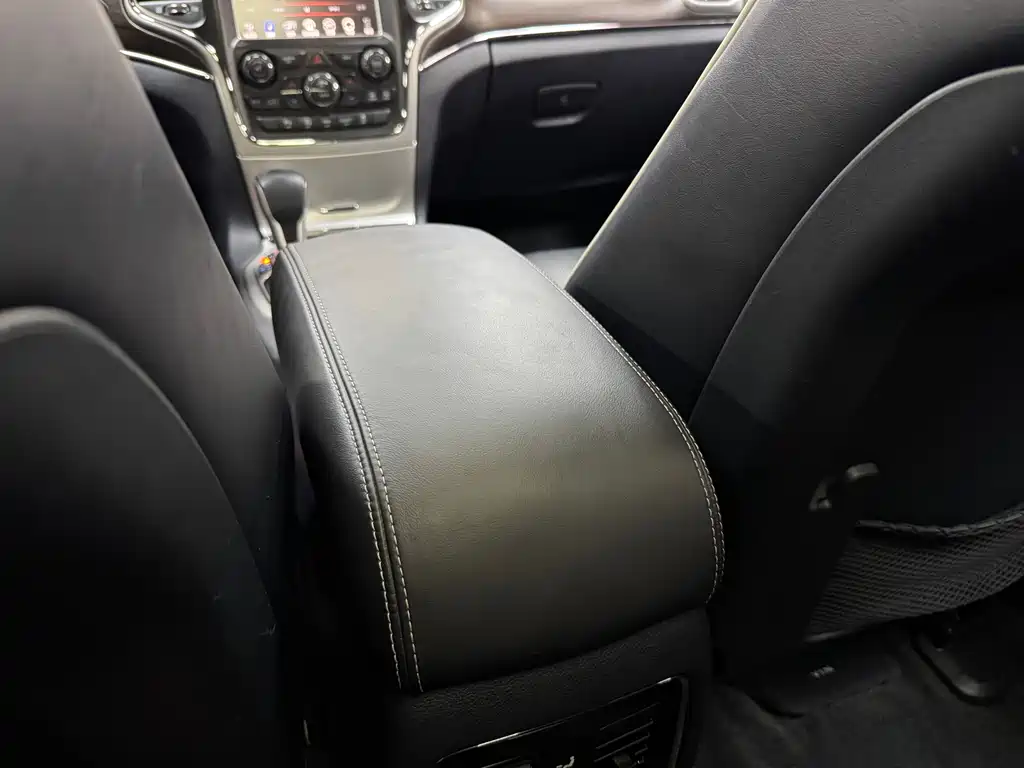 Jeep Grand Cherokee (Import) 3.6L Luxury Navigation Edition, фото 35
