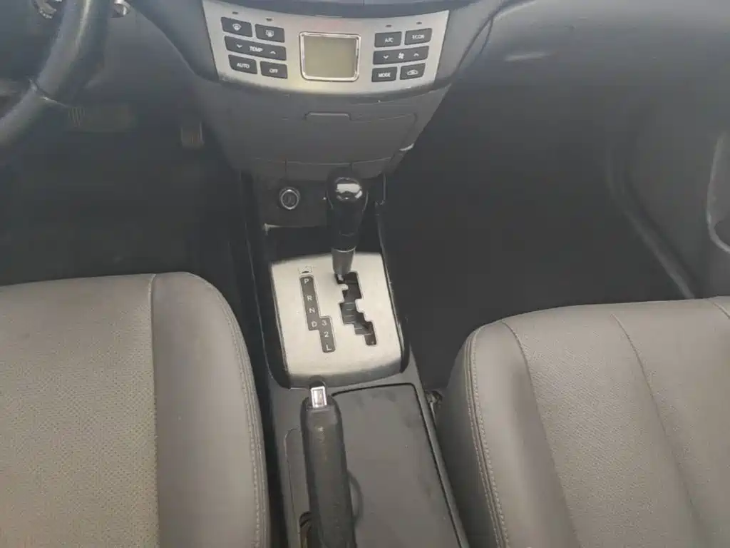 Hyundai Elantra — миниатюра 14
