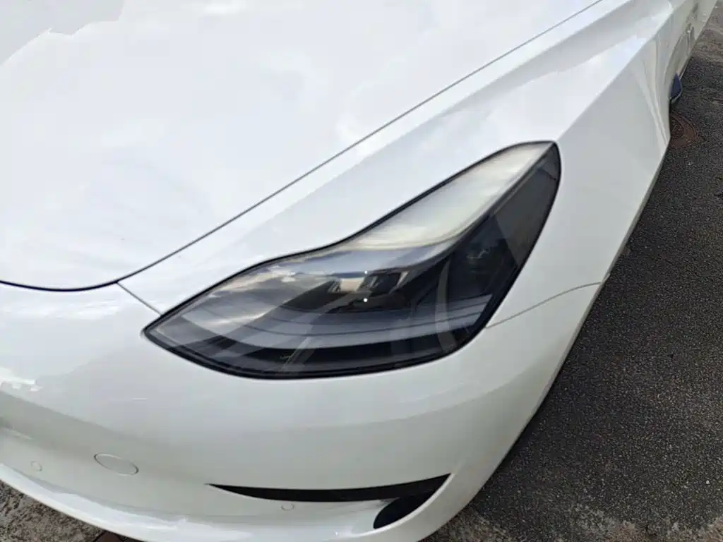 Tesla Model 3 — миниатюра 24