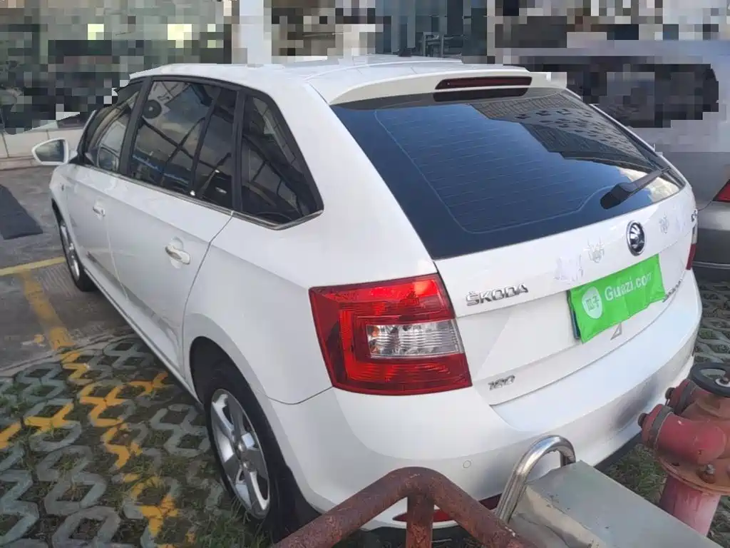Skoda Rapid Spaceback — миниатюра 5