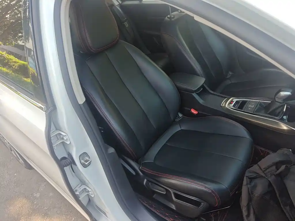 Peugeot 408 — миниатюра 25