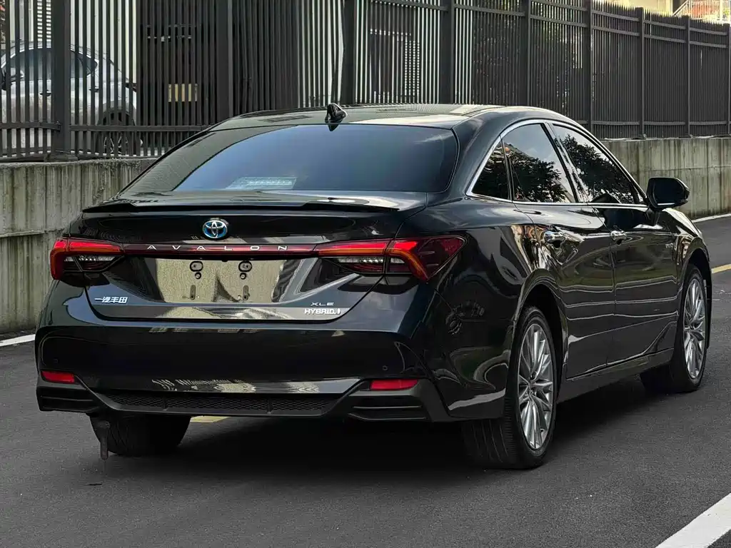 Toyota Avalon — миниатюра 2