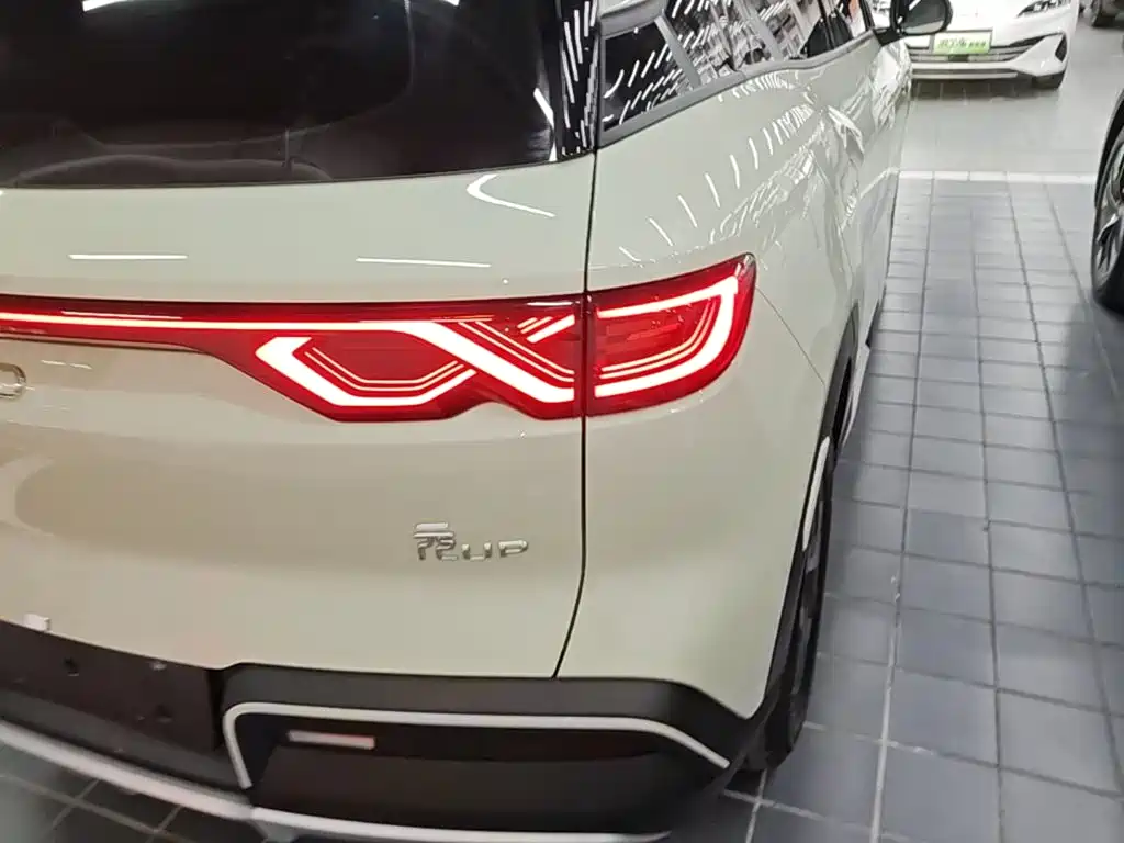 BYD Yuan UP — миниатюра 8