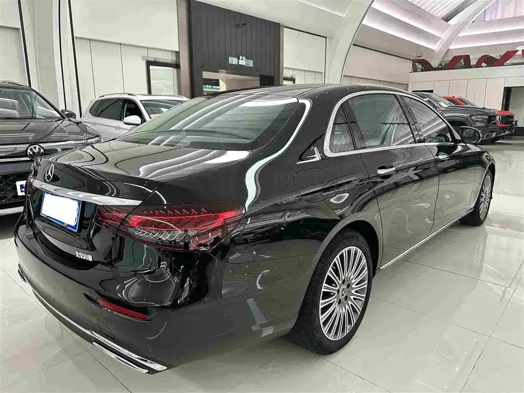 Mercedes-Benz E-Class — миниатюра 21