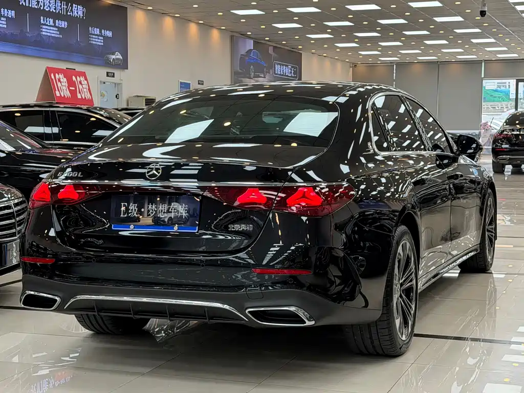 Mercedes-Benz E-Class — миниатюра 18