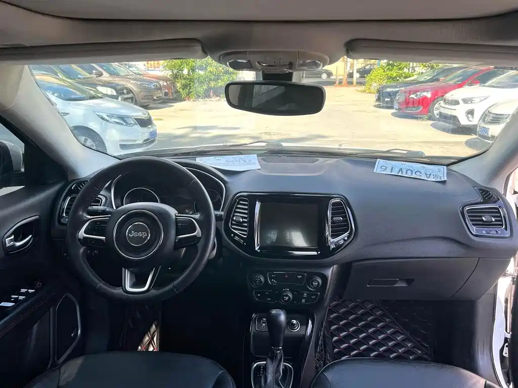 Jeep Compass — миниатюра 6
