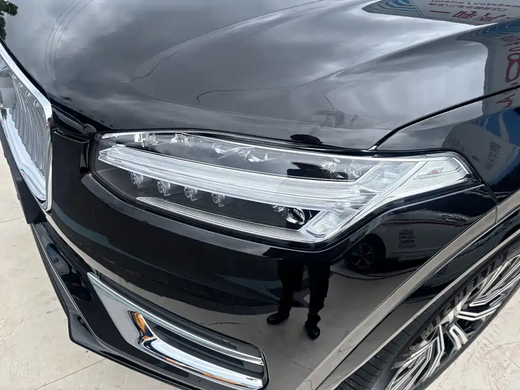 Volvo XC90 — миниатюра 8