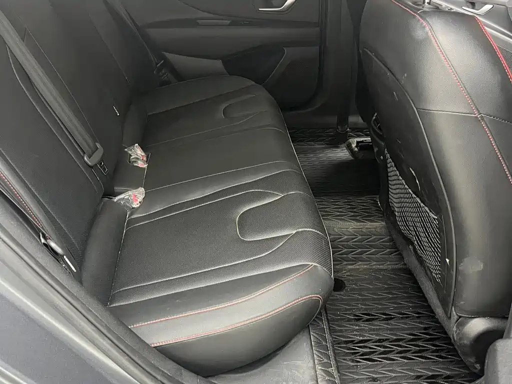 Hyundai Elantra — миниатюра 11