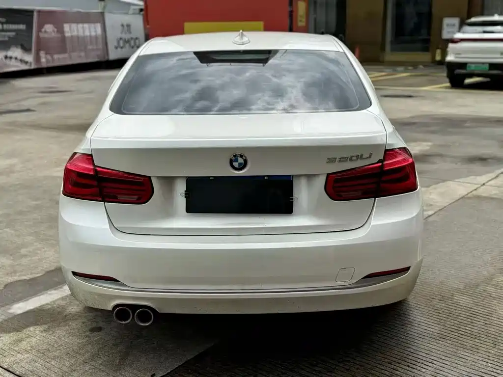 BMW 3 Series — миниатюра 8