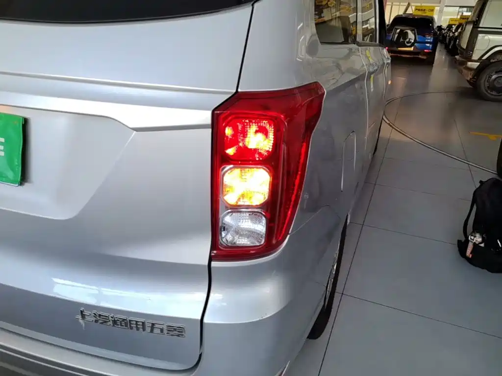 Wuling Hongguang — миниатюра 8