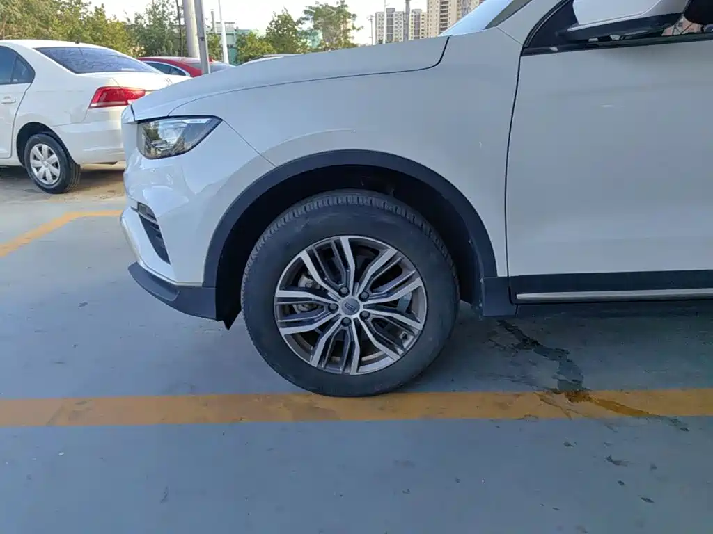 Geely Boyue — миниатюра 23