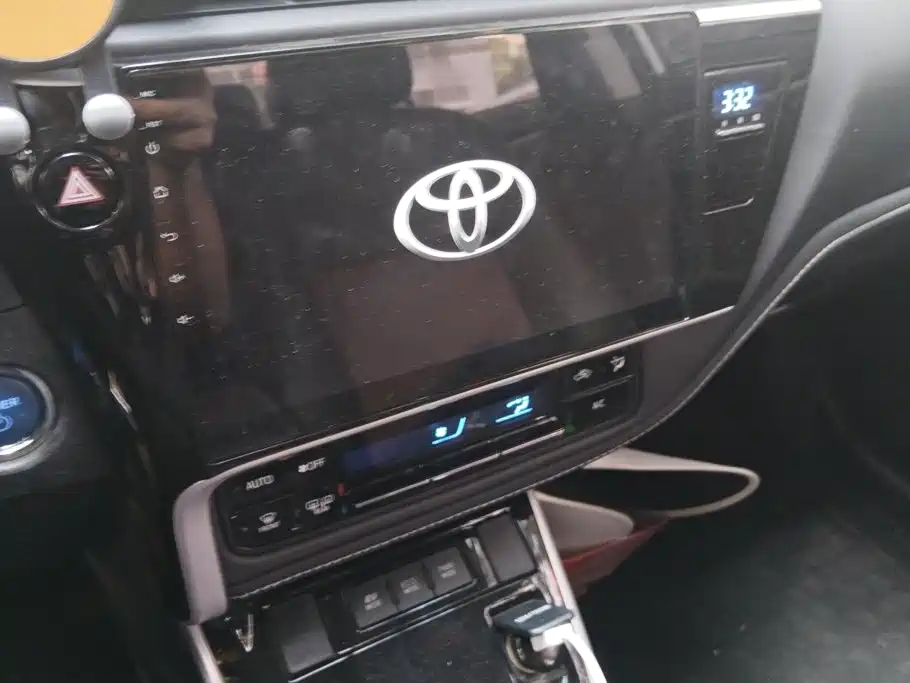 Toyota Corolla — миниатюра 13