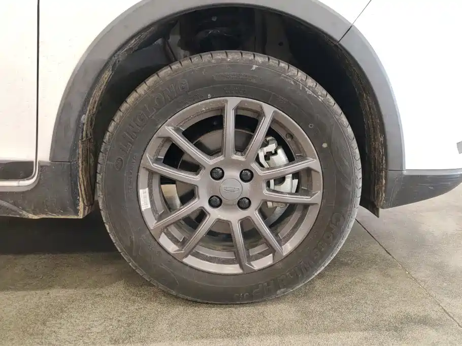 Geely Vision X3 — миниатюра 6