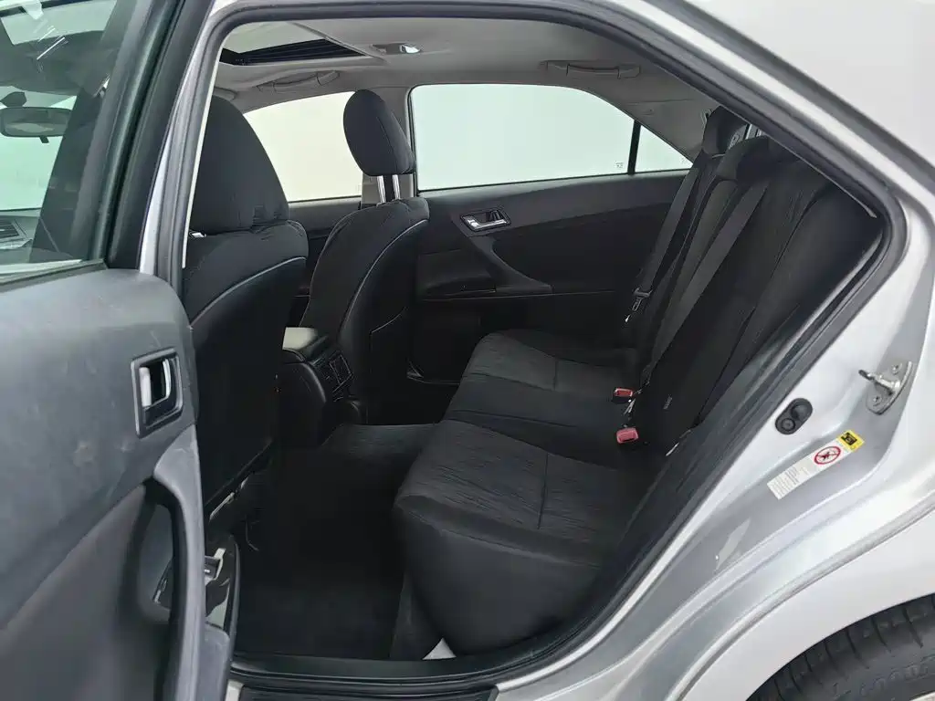 Toyota Reiz — миниатюра 15
