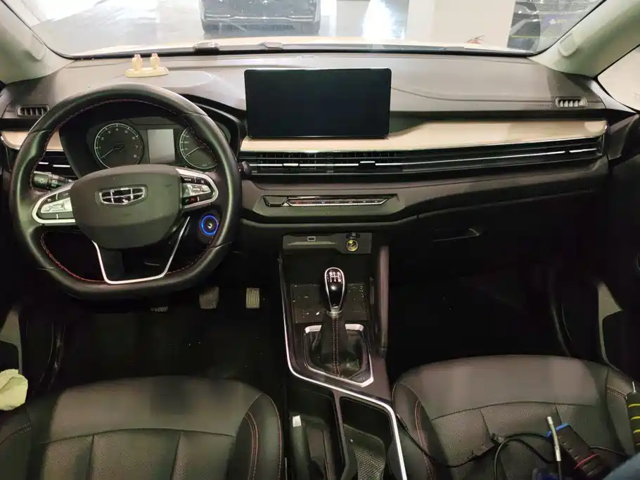Geely Vision X3 — миниатюра 12