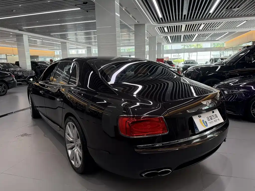 Bentley Flying Spur — миниатюра 9